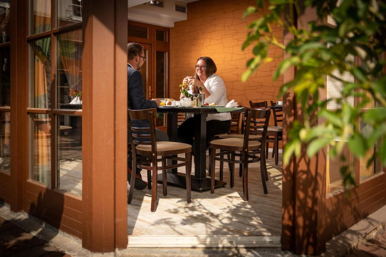 Hotel Reussischer Hof Schmolln  Ngoại thất bức ảnh