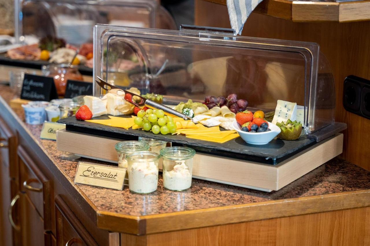 Hotel Reussischer Hof Schmolln  Ngoại thất bức ảnh