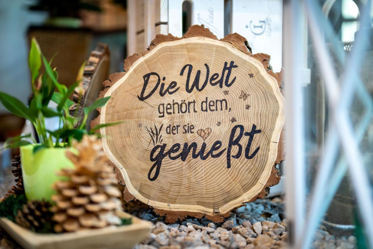 Hotel Reussischer Hof Schmolln  Ngoại thất bức ảnh