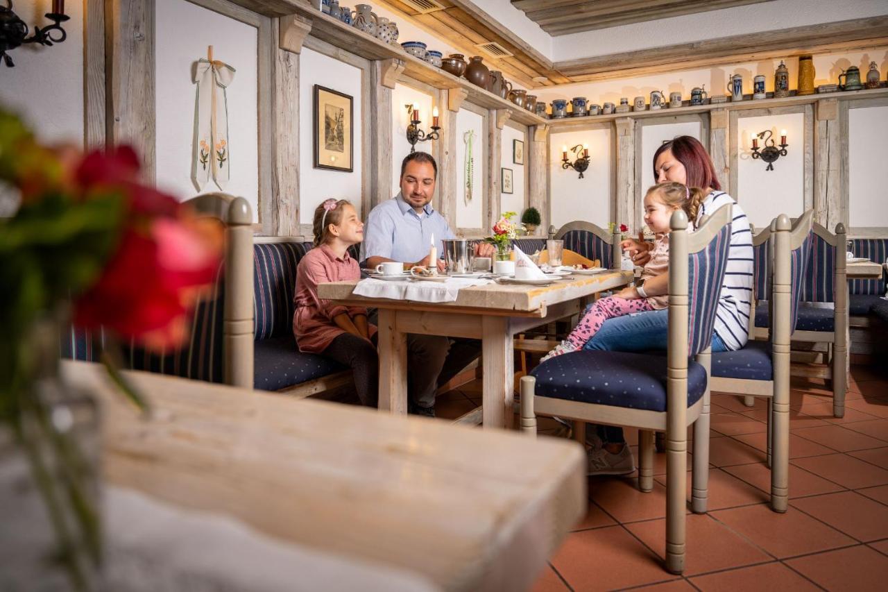 Hotel Reussischer Hof Schmolln  Ngoại thất bức ảnh
