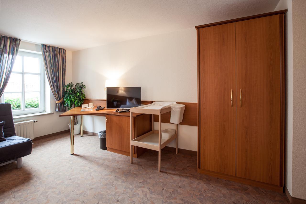 Hotel Reussischer Hof Schmolln  Ngoại thất bức ảnh