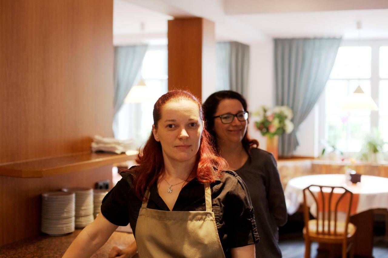 Hotel Reussischer Hof Schmolln  Ngoại thất bức ảnh